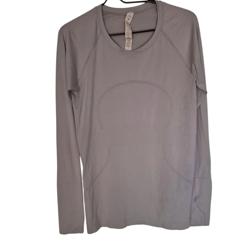 Lululemon Athelica Lavender Long Sleeve Top 10 - Picture 1 of 5